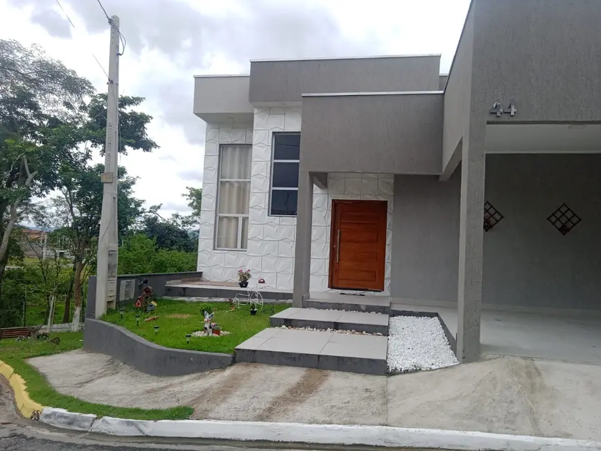 Foto 1 de Casa com 3 quartos à venda, 260m2 em Tremembe - SP
