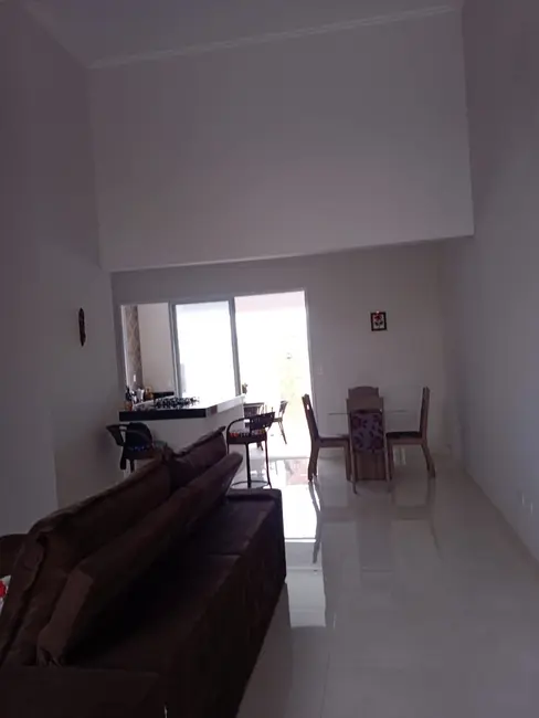 Foto 2 de Casa com 3 quartos à venda, 260m2 em Tremembe - SP