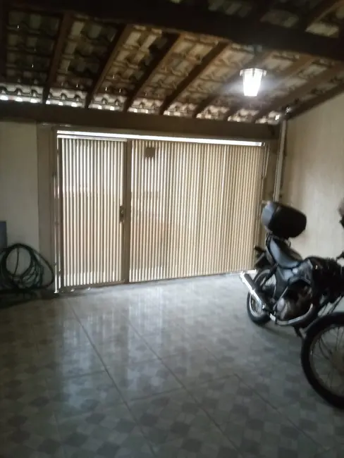 Foto 2 de Sobrado com 3 quartos à venda, 140m2 em Conjunto Residencial Araretama, Pindamonhangaba - SP