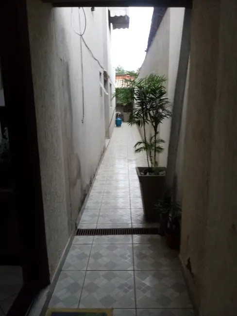 Foto 3 de Sobrado com 3 quartos à venda, 140m2 em Conjunto Residencial Araretama, Pindamonhangaba - SP