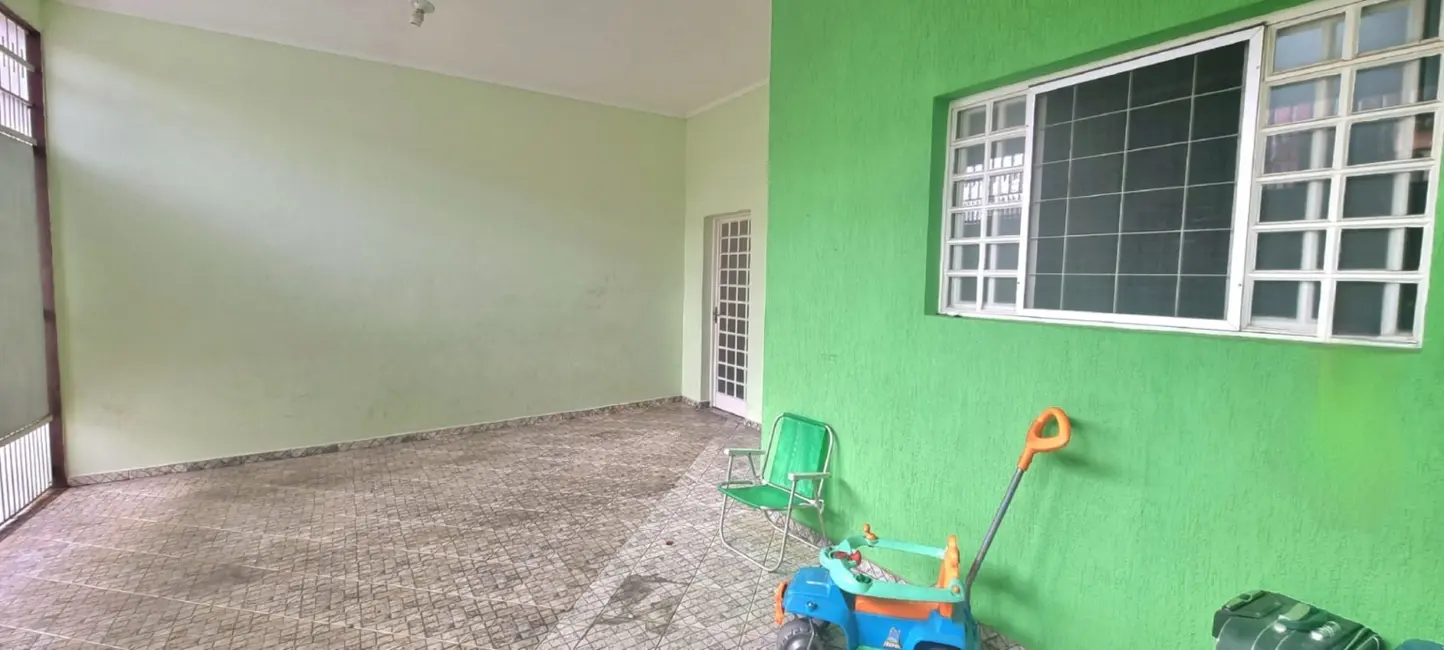 Sobrado com 3 quartos à venda, 330m2 em Aparecida - SP - imagem 4 Foto 4 de Sobrado com 3 quartos à venda, 330m2 em Aparecida - SP