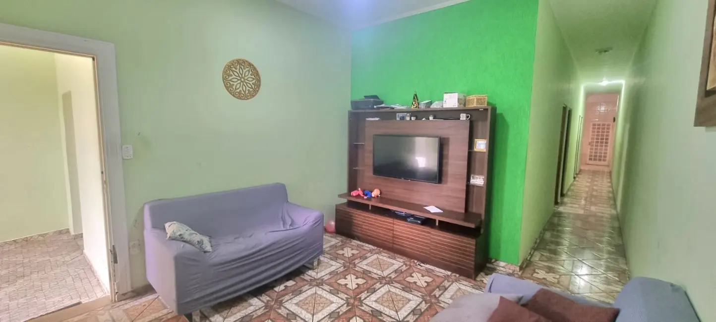 Sobrado com 3 quartos à venda, 330m2 em Aparecida - SP - imagem 8 Foto 8 de Sobrado com 3 quartos à venda, 330m2 em Aparecida - SP