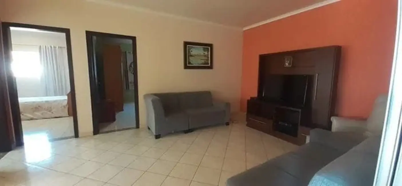 Foto 2 de Casa com 4 quartos à venda e para alugar, 350m2 em Parque São Cristóvão, Taubate - SP
