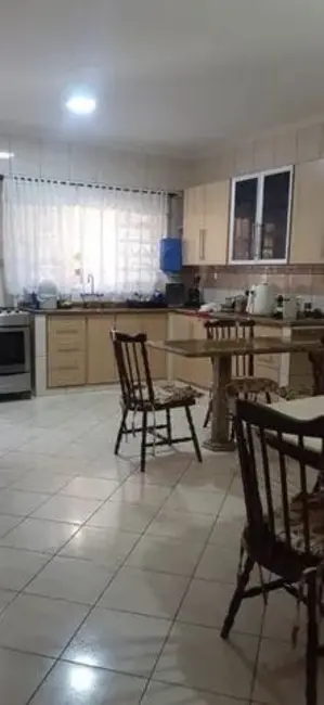 Foto 9 de Casa com 4 quartos à venda e para alugar, 350m2 em Parque São Cristóvão, Taubate - SP