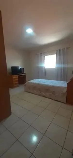Foto 3 de Casa com 4 quartos à venda e para alugar, 350m2 em Parque São Cristóvão, Taubate - SP