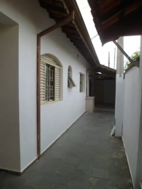 Foto 1 de Casa com 3 quartos à venda, 300m2 em Jardim Gurilândia, Taubate - SP
