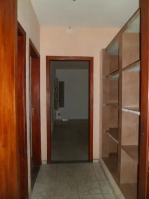 Foto 9 de Casa com 3 quartos à venda, 300m2 em Jardim Gurilândia, Taubate - SP