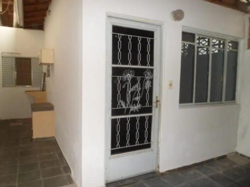 Foto 4 de Casa com 3 quartos à venda, 300m2 em Jardim Gurilândia, Taubate - SP