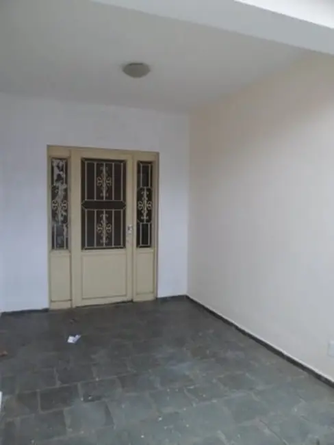 Foto 5 de Casa com 3 quartos à venda, 300m2 em Jardim Gurilândia, Taubate - SP