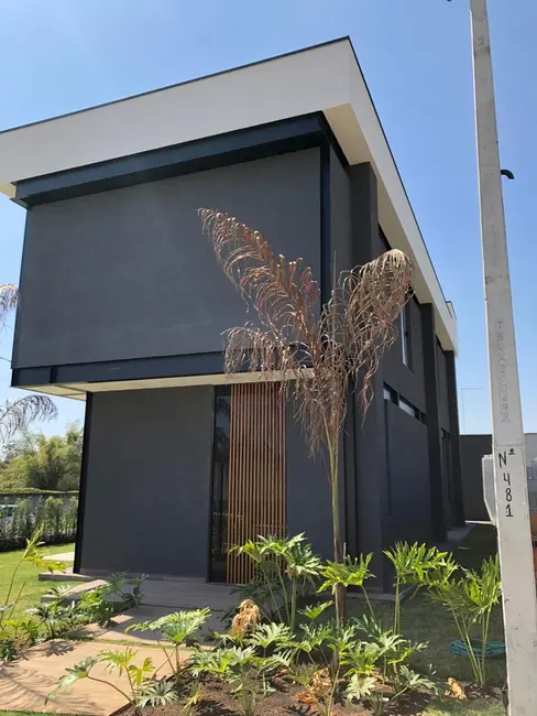 Foto 4 de Casa com 3 quartos à venda, 270m2 em Tremembe - SP