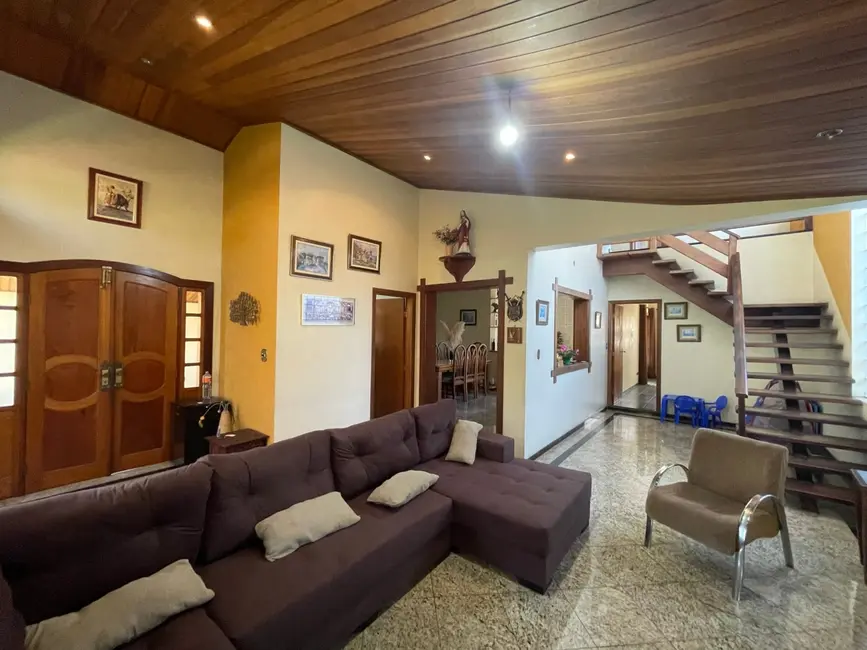 Foto 9 de Sobrado com 6 quartos à venda, 350m2 em Taubate - SP