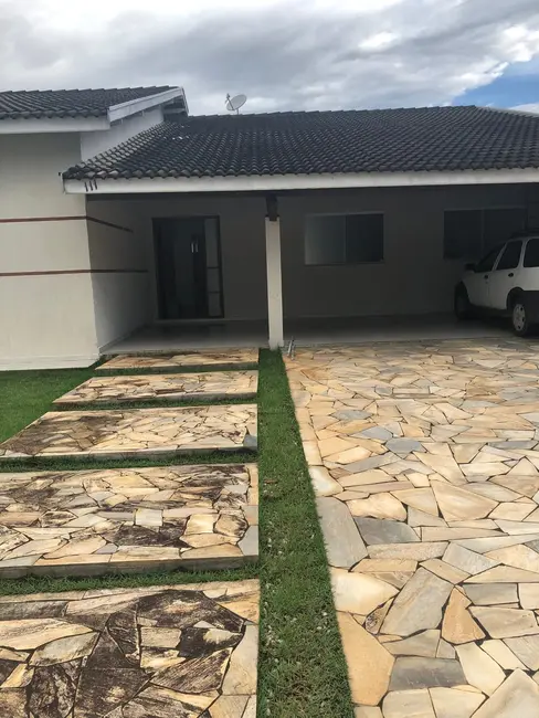 Foto 2 de Casa de Condomínio com 4 quartos à venda e para alugar, 200m2 em Pindamonhangaba - SP