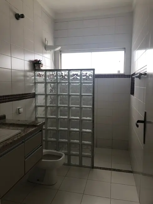Foto 5 de Casa de Condomínio com 4 quartos à venda e para alugar, 200m2 em Pindamonhangaba - SP