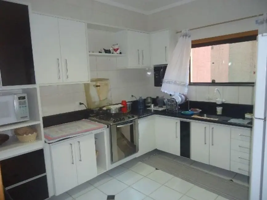 Foto 8 de Sobrado com 4 quartos à venda, 300m2 em Parque das Nações, Pindamonhangaba - SP