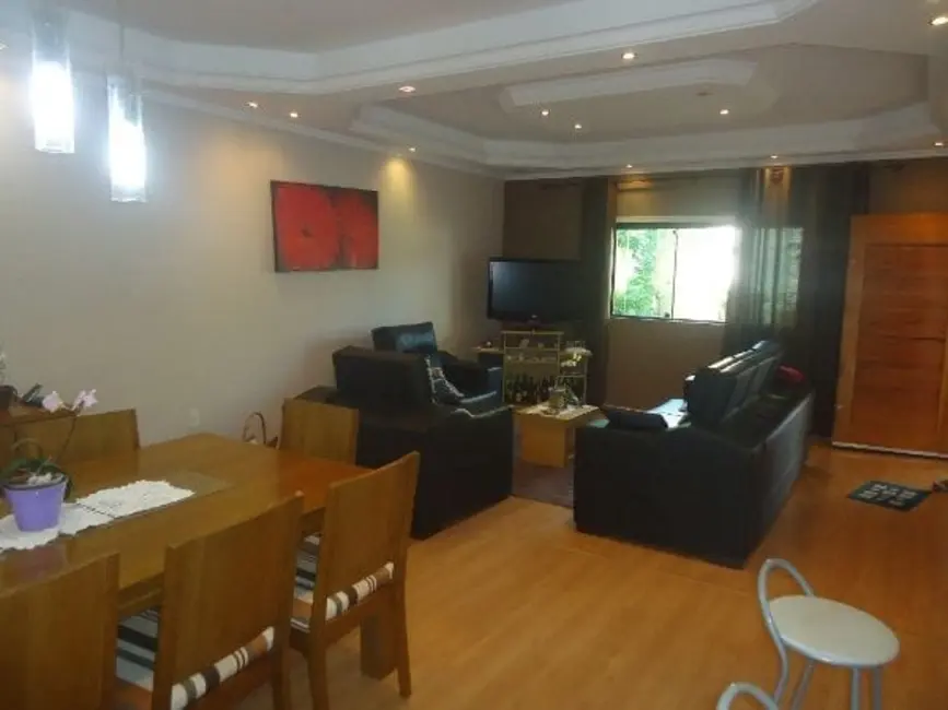 Foto 3 de Sobrado com 4 quartos à venda, 300m2 em Parque das Nações, Pindamonhangaba - SP