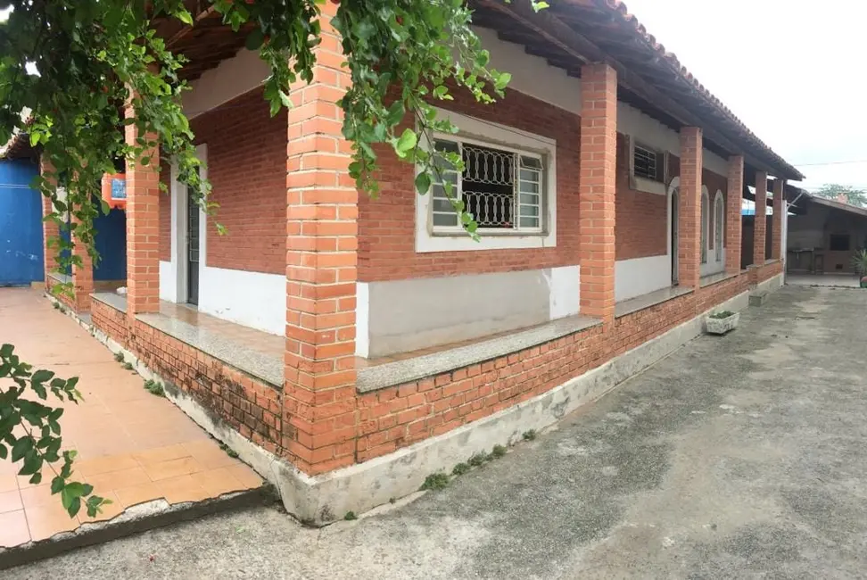 Foto 1 de Casa com 3 quartos à venda, 308m2 em Pindamonhangaba - SP