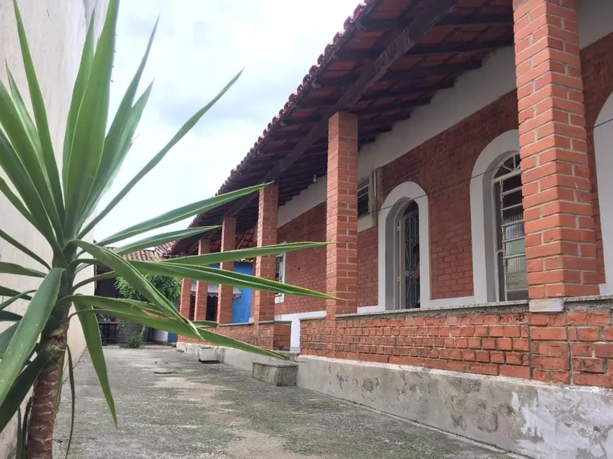 Casa com 3 quartos à venda, 308m2 em Pindamonhangaba - SP - imagem 2 Foto 2 de Casa com 3 quartos à venda, 308m2 em Pindamonhangaba - SP