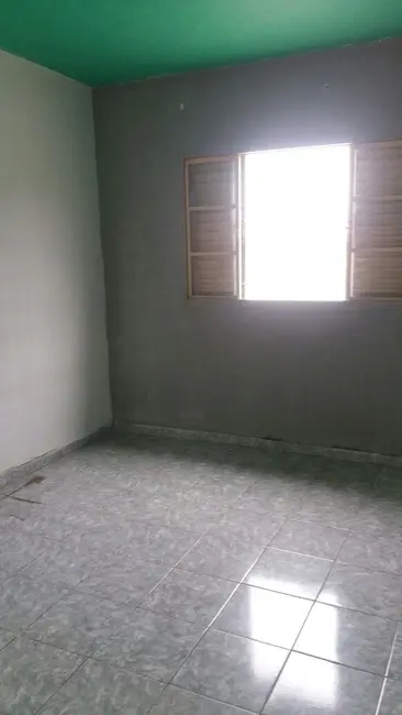 Foto 2 de Casa com 2 quartos à venda, 260m2 em Itaim, Taubate - SP