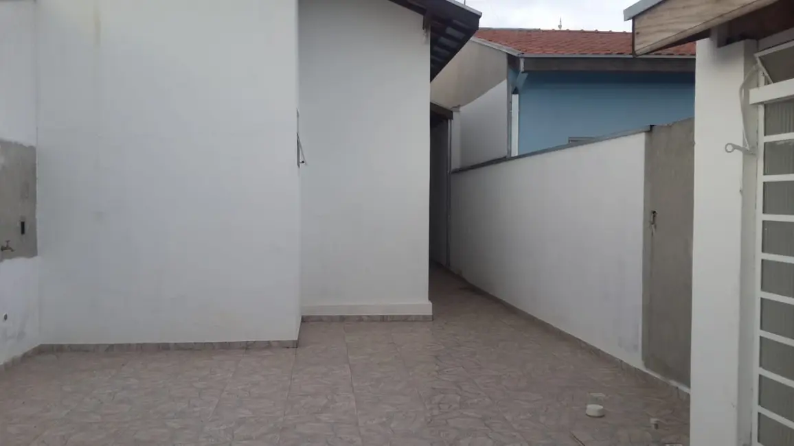 Foto 2 de Casa com 2 quartos à venda, 166m2 em Residencial Estoril, Taubate - SP