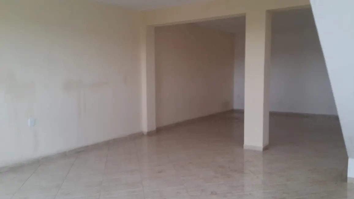 Foto 4 de Casa com 2 quartos à venda, 166m2 em Residencial Estoril, Taubate - SP