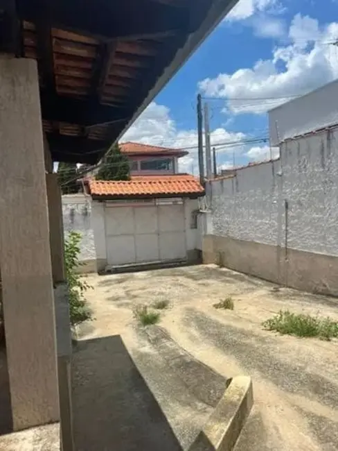 Foto 2 de Sobrado com 2 quartos à venda, 200m2 em Residencial Estoril, Taubate - SP