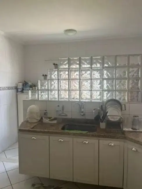 Sobrado com 2 quartos à venda, 200m2 em Residencial Estoril, Taubate - SP - imagem 7 Foto 7 de Sobrado com 2 quartos à venda, 200m2 em Residencial Estoril, Taubate - SP
