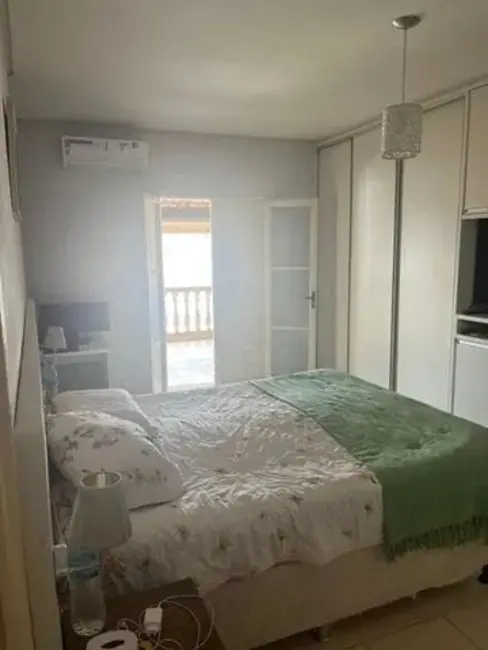 Sobrado com 2 quartos à venda, 200m2 em Residencial Estoril, Taubate - SP - imagem 3 Foto 3 de Sobrado com 2 quartos à venda, 200m2 em Residencial Estoril, Taubate - SP