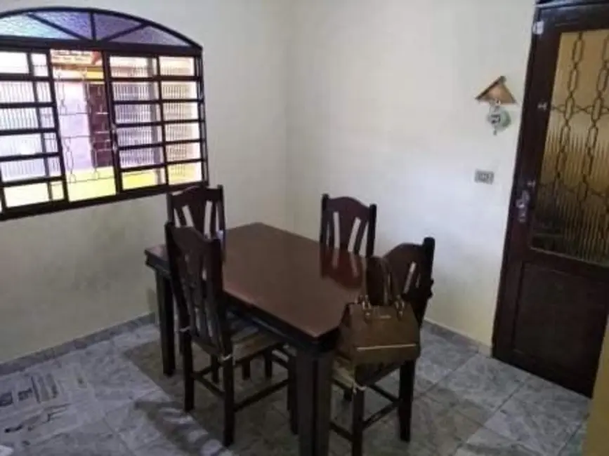 Foto 3 de Casa com 4 quartos à venda, 133m2 em Pindamonhangaba - SP