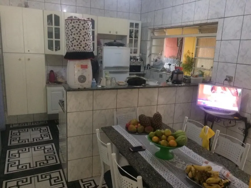 Foto 3 de Casa com 4 quartos à venda, 190m2 em Parque Santo Antônio, Taubate - SP