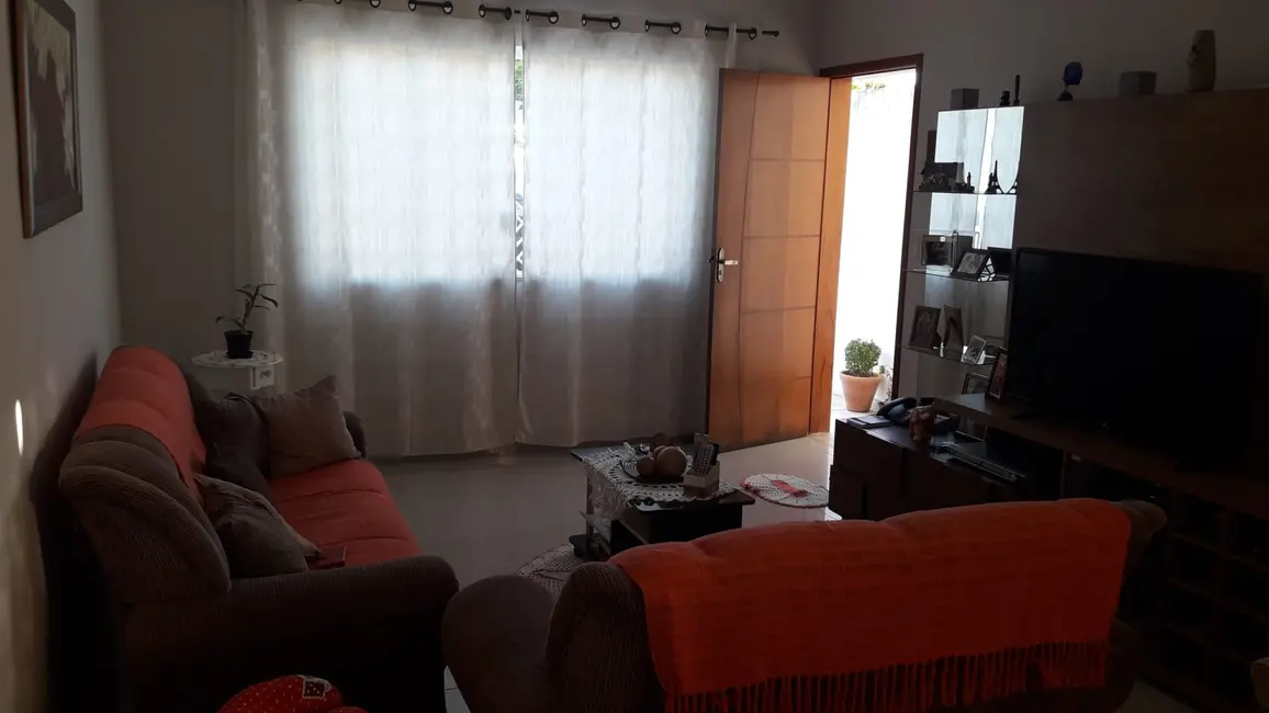 Foto 5 de Sobrado com 3 quartos à venda, 125m2 em Vila Rica, Pindamonhangaba - SP