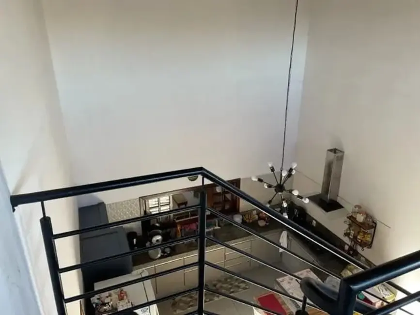 Foto 3 de Sobrado com 3 quartos à venda, 500m2 em Barreiro, Taubate - SP