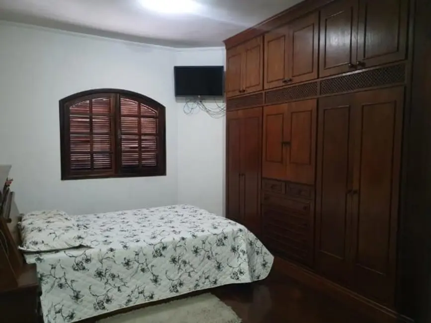 Foto 7 de Sobrado com 3 quartos à venda, 236m2 em Loteamento Residencial Andrade, Pindamonhangaba - SP