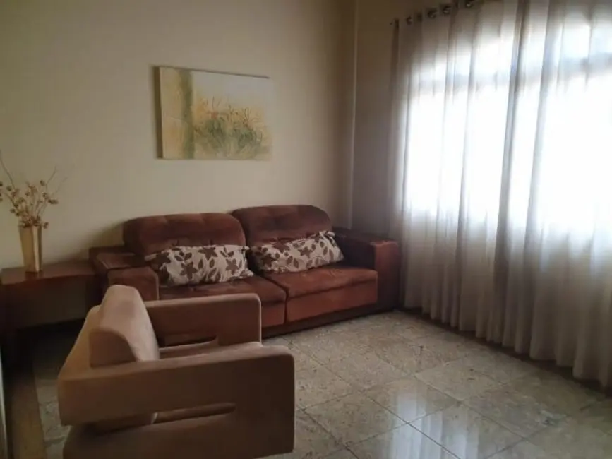 Foto 2 de Sobrado com 3 quartos à venda, 236m2 em Loteamento Residencial Andrade, Pindamonhangaba - SP
