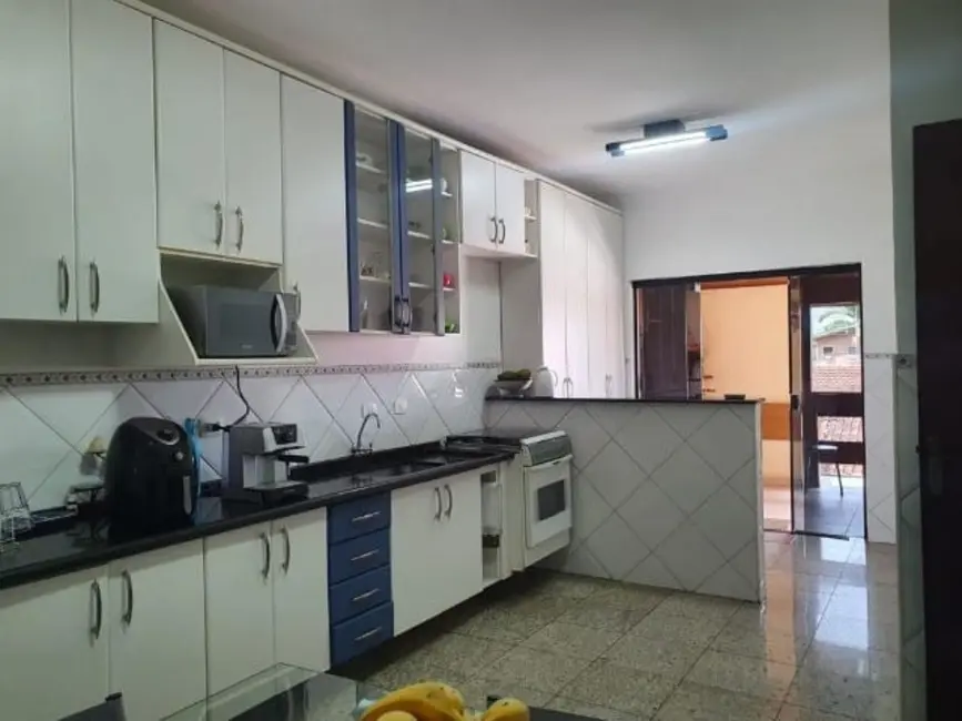Foto 9 de Sobrado com 3 quartos à venda, 236m2 em Loteamento Residencial Andrade, Pindamonhangaba - SP