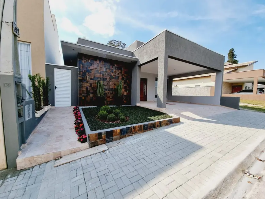 Foto 1 de Casa com 3 quartos à venda, 175m2 em Tremembe - SP