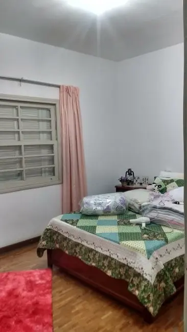 Foto 3 de Casa com 3 quartos à venda, 120m2 em Parque São Domingos, Pindamonhangaba - SP