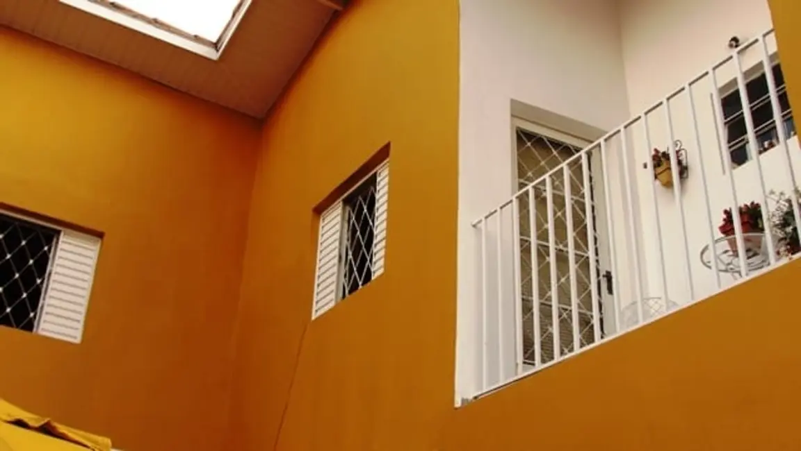 Foto 4 de Sobrado com 4 quartos à venda, 233m2 em Pindamonhangaba - SP