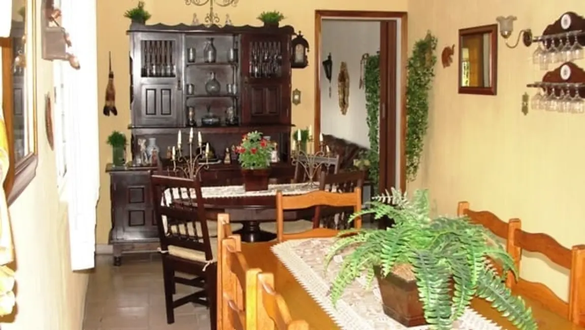 Foto 7 de Sobrado com 4 quartos à venda, 233m2 em Pindamonhangaba - SP