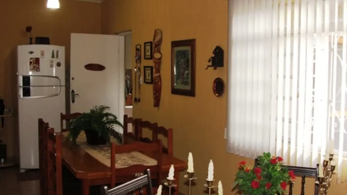 Foto 8 de Sobrado com 4 quartos à venda, 233m2 em Pindamonhangaba - SP