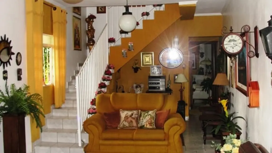 Foto 9 de Sobrado com 4 quartos à venda, 233m2 em Pindamonhangaba - SP