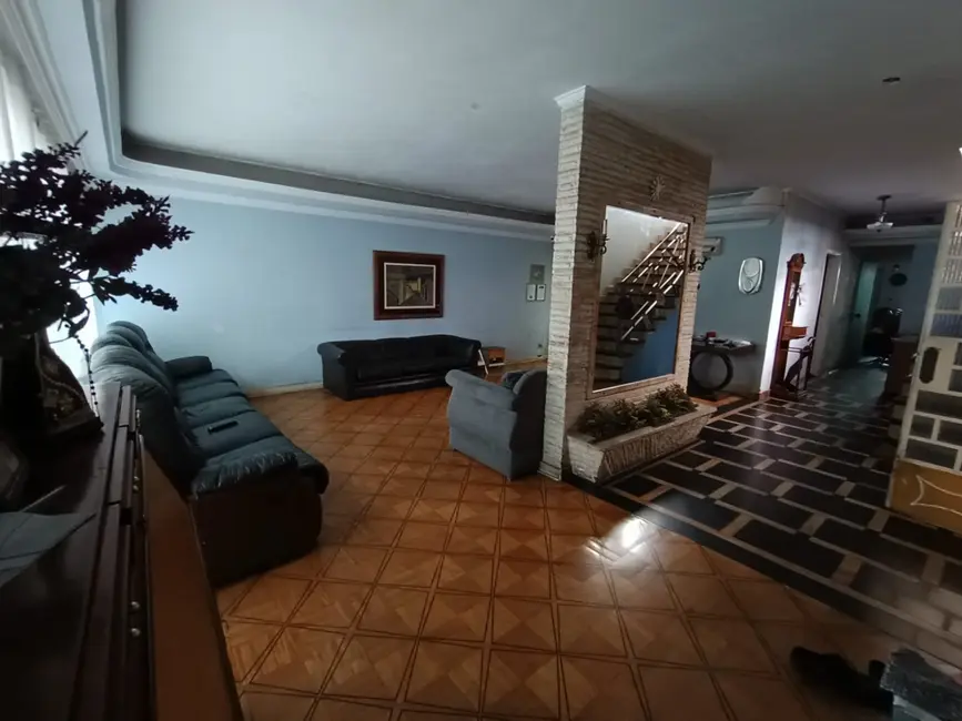 Foto 4 de Casa à venda e para alugar, 321m2 em Centro, Pindamonhangaba - SP