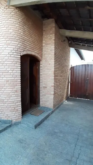 Foto 1 de Casa com 4 quartos à venda, 185m2 em Jardim Independência, Taubate - SP