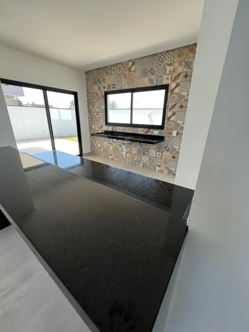 Foto 4 de Casa de Condomínio com 3 quartos à venda, 150m2 em Bairro do Grama, Cacapava - SP