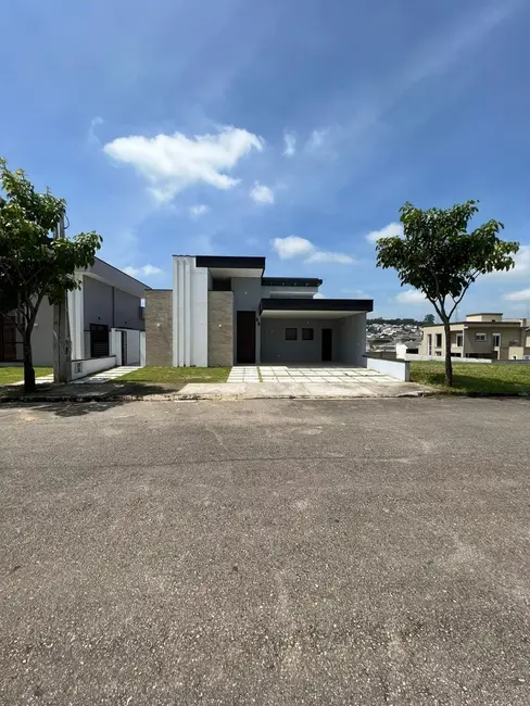 Foto 1 de Casa de Condomínio com 3 quartos à venda, 150m2 em Bairro do Grama, Cacapava - SP