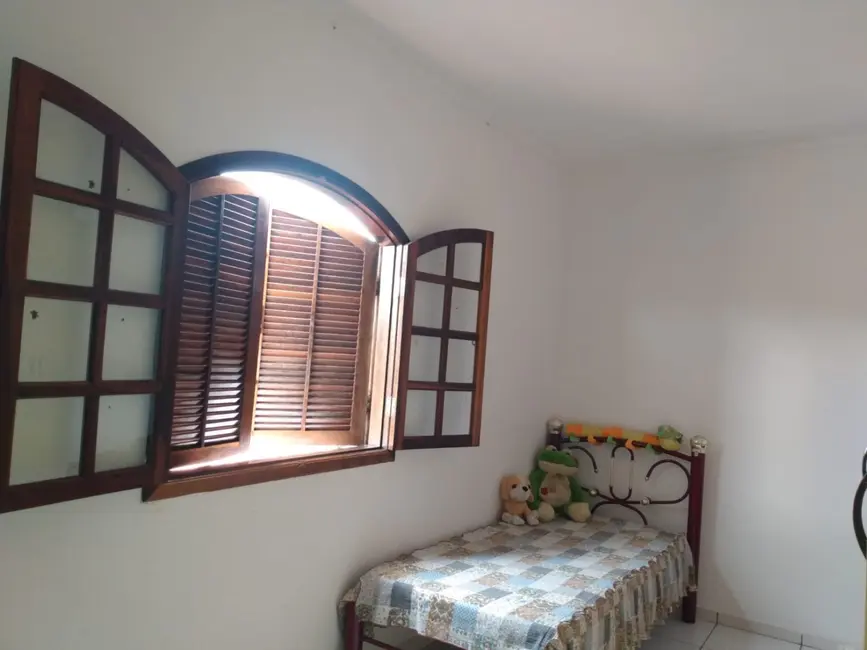 Foto 7 de Casa com 4 quartos à venda, 103m2 em Parque São Cristóvão, Taubate - SP