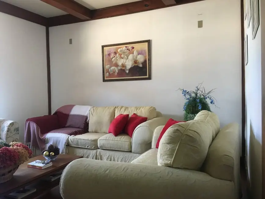 Foto 9 de Sobrado com 5 quartos à venda, 361m2 em Centro, Pindamonhangaba - SP