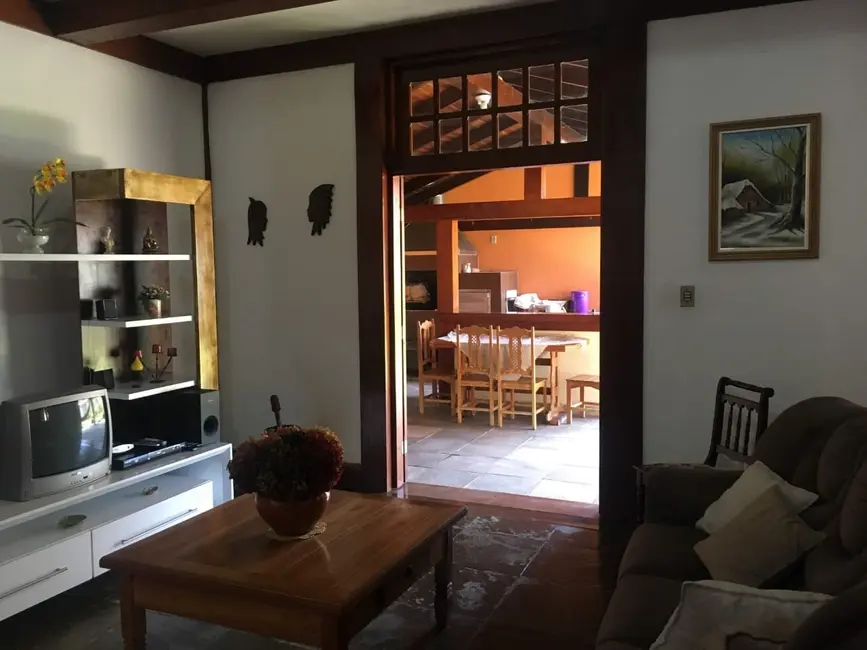 Foto 7 de Sobrado com 5 quartos à venda, 361m2 em Centro, Pindamonhangaba - SP