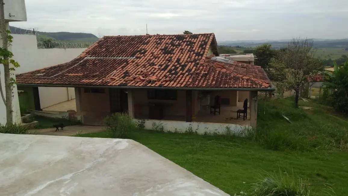 Foto 1 de Casa de Condomínio com 3 quartos à venda, 300m2 em Borba, Pindamonhangaba - SP