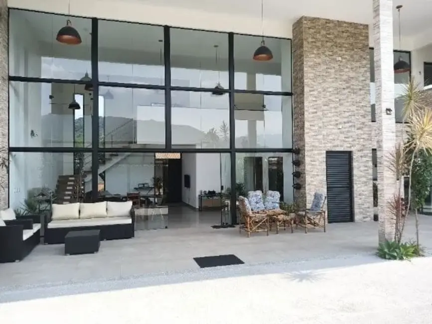 Foto 3 de Casa de Condomínio com 4 quartos à venda, 250m2 em Ubatuba - SP