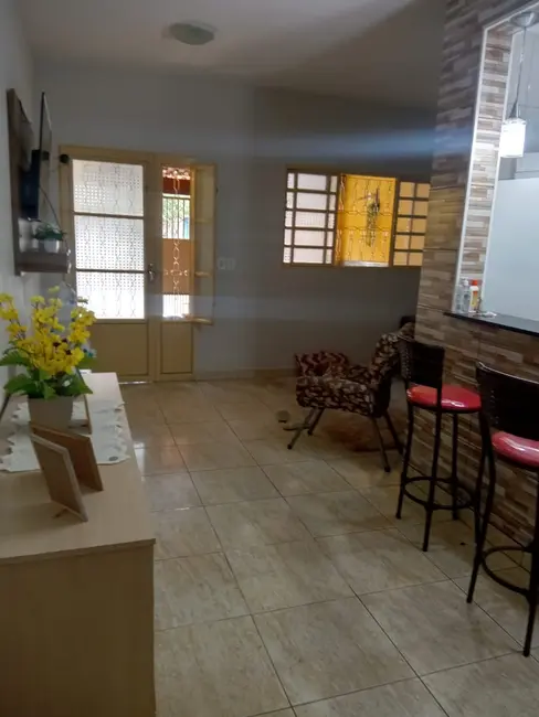 Foto 2 de Casa com 2 quartos à venda, 180m2 em Residencial San Marino, Taubate - SP